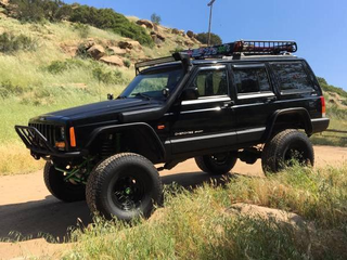 Illustration for article titled Need your help with an XJ Cherokee